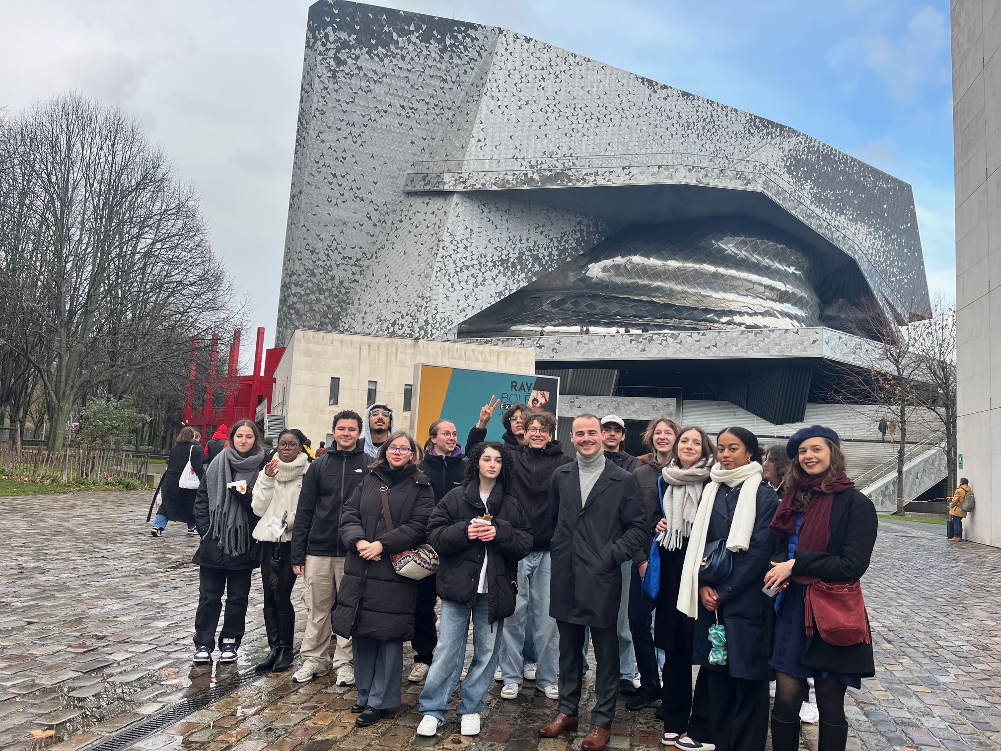Les élèves du cinéclub au ciné-concert des Parapluies de Cherbourg à la Philharmonie de Paris (décembre 2024)